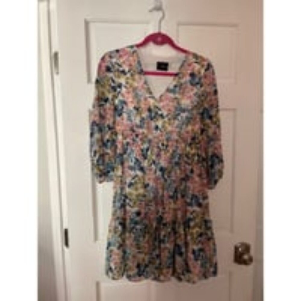 Feminine Ruffled dress_ size 6
